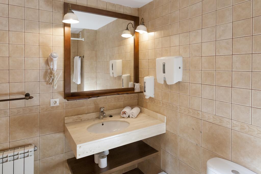 Hotel Fonda Merce Llívia Eksteriør billede