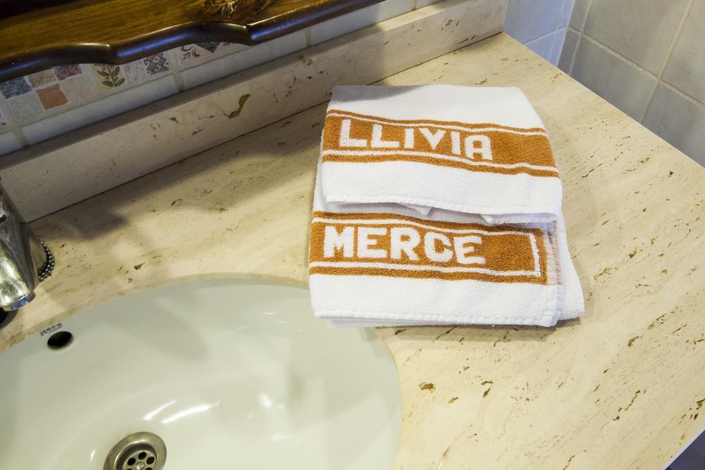 Hotel Fonda Merce Llívia Værelse billede