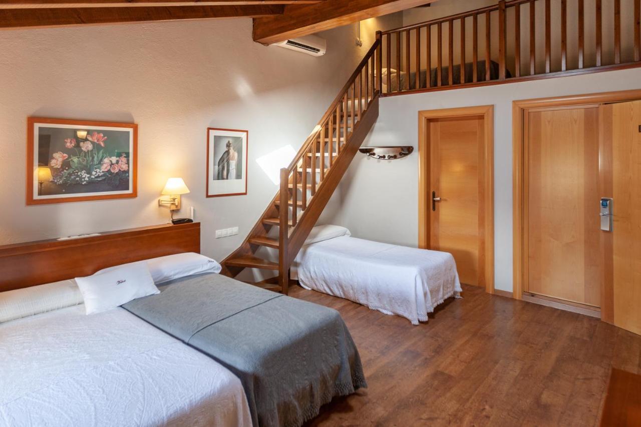 Hotel Fonda Merce Llívia Eksteriør billede