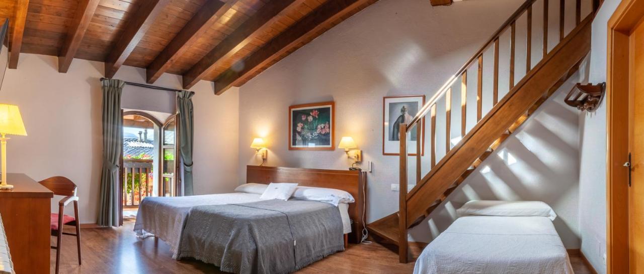 Hotel Fonda Merce Llívia Eksteriør billede
