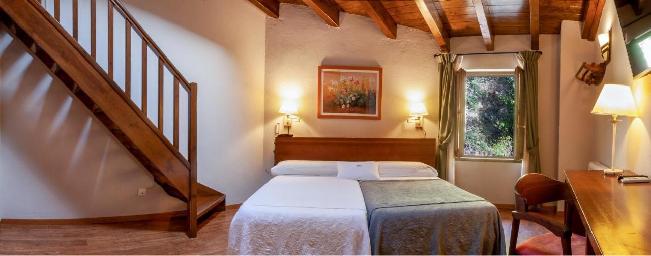 Hotel Fonda Merce Llívia Eksteriør billede