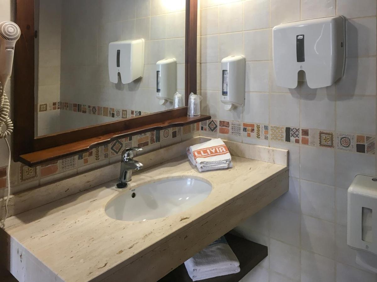 Hotel Fonda Merce Llívia Eksteriør billede