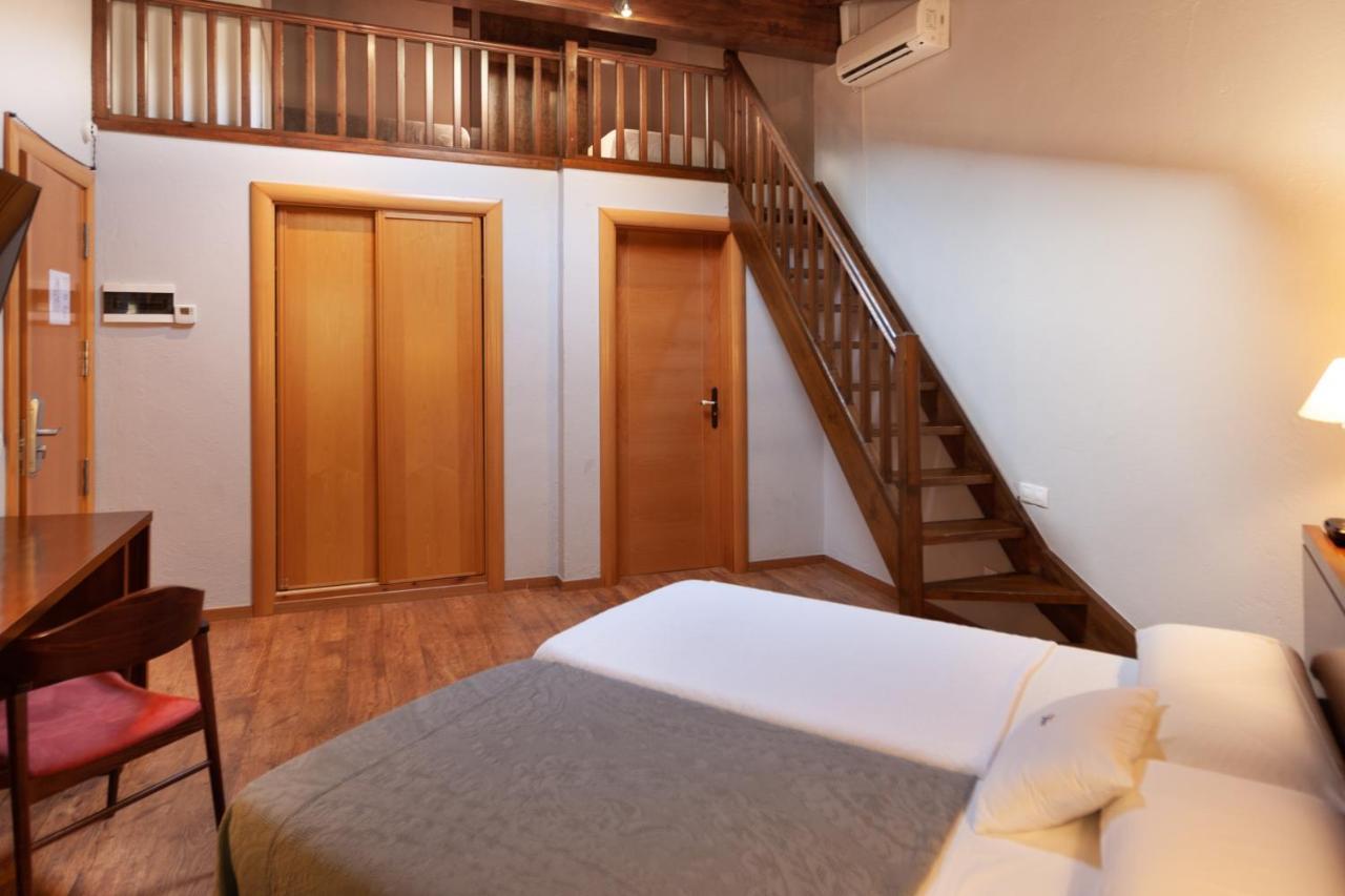 Hotel Fonda Merce Llívia Eksteriør billede